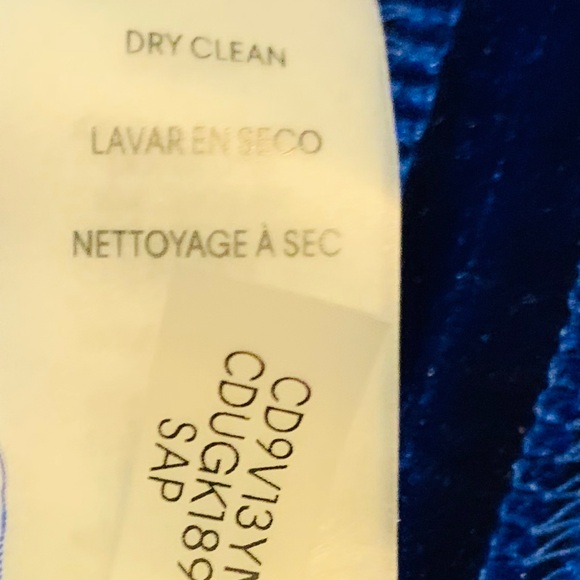 Calvin Klein Women’s Blue Velvet Short Sleeves Midi Party Dress. Size 4. SKU 262 - Picture 10 of 11